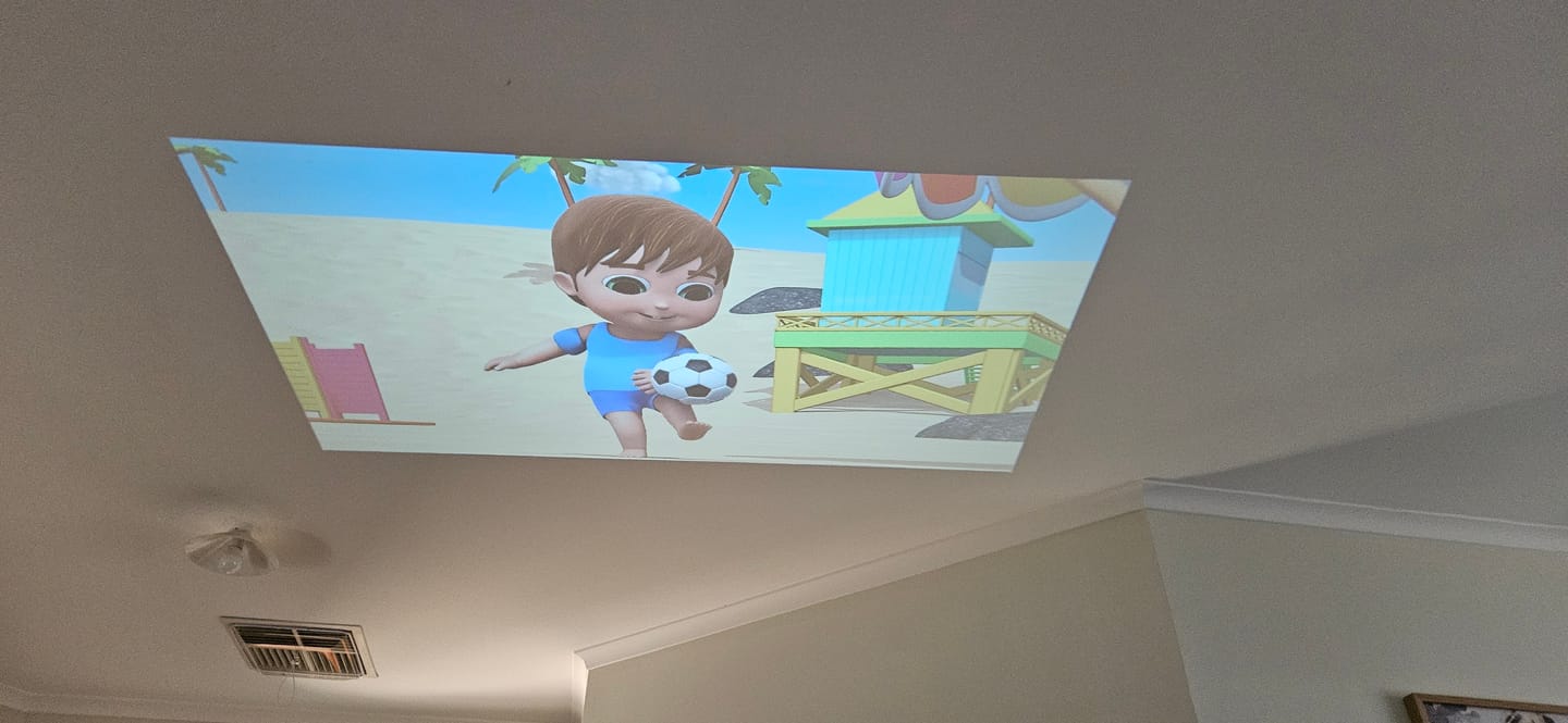 Customer photo review of MovieHub™ Wireless Projector