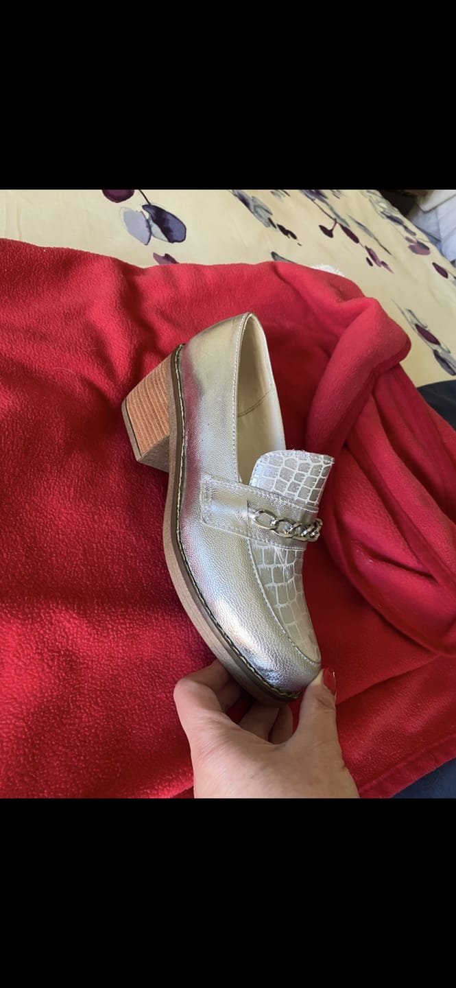 Customer photo review of Mocasín Cadenas Alto