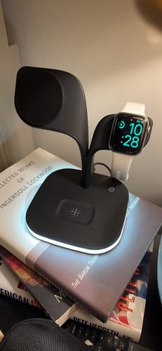Customer photo review of 5-in-1 Magnetic Wireless Charger Stand for iPhone, Apple Watch, and AirPods