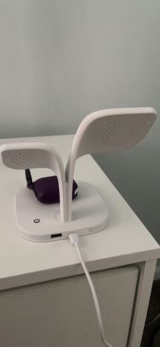 Customer photo review of 5-in-1 Magnetic Wireless Charger Stand for iPhone, Apple Watch, and AirPods