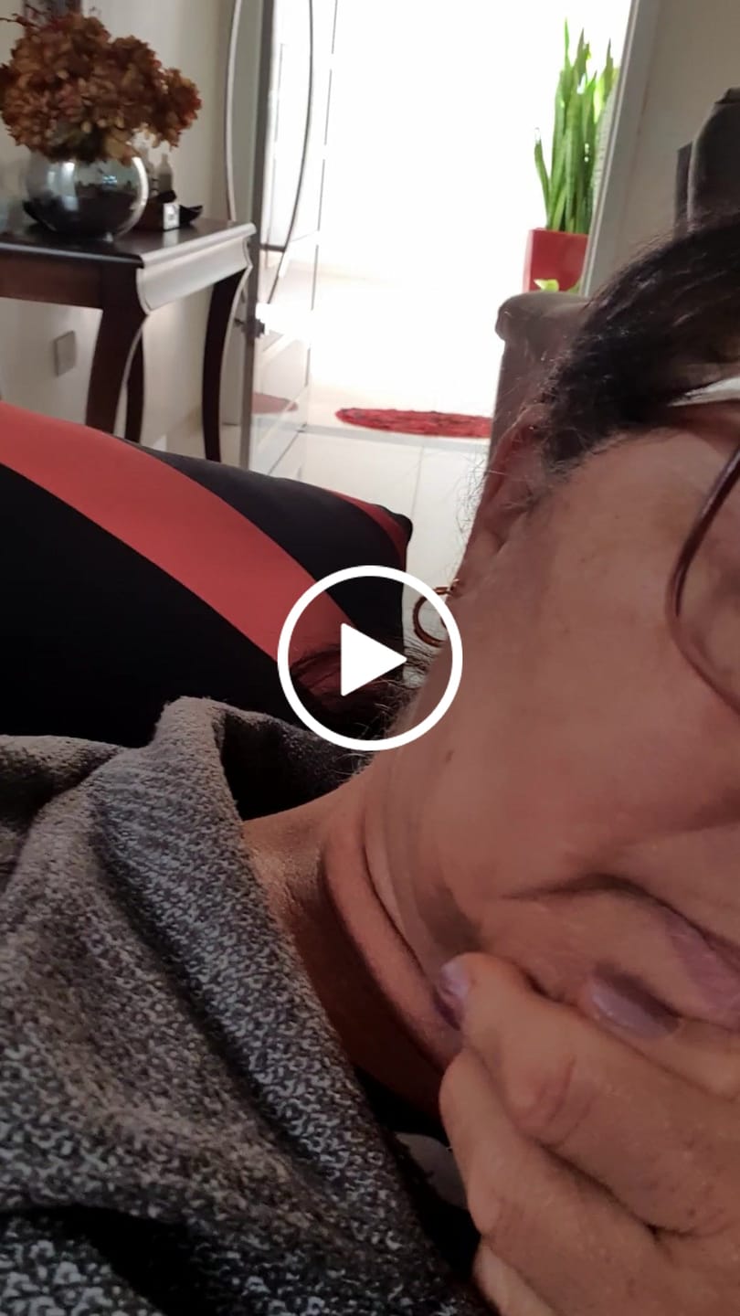 Customer video review of Brinco Argolinha Love Banhado em Ouro 18K