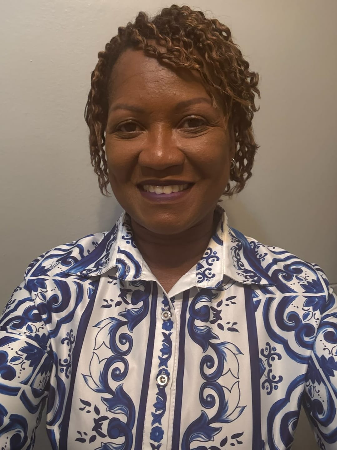 Customer photo review of CurlMix Satin Bonnet – 2-in-1 Reversible Design with Adjustable Drawstring for Secure, Frizz-Free Protection