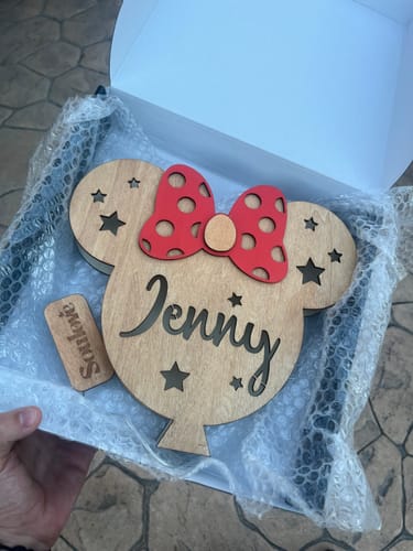 Customer photo review of Lampada Minnie a Parete con Nome Personalizzato