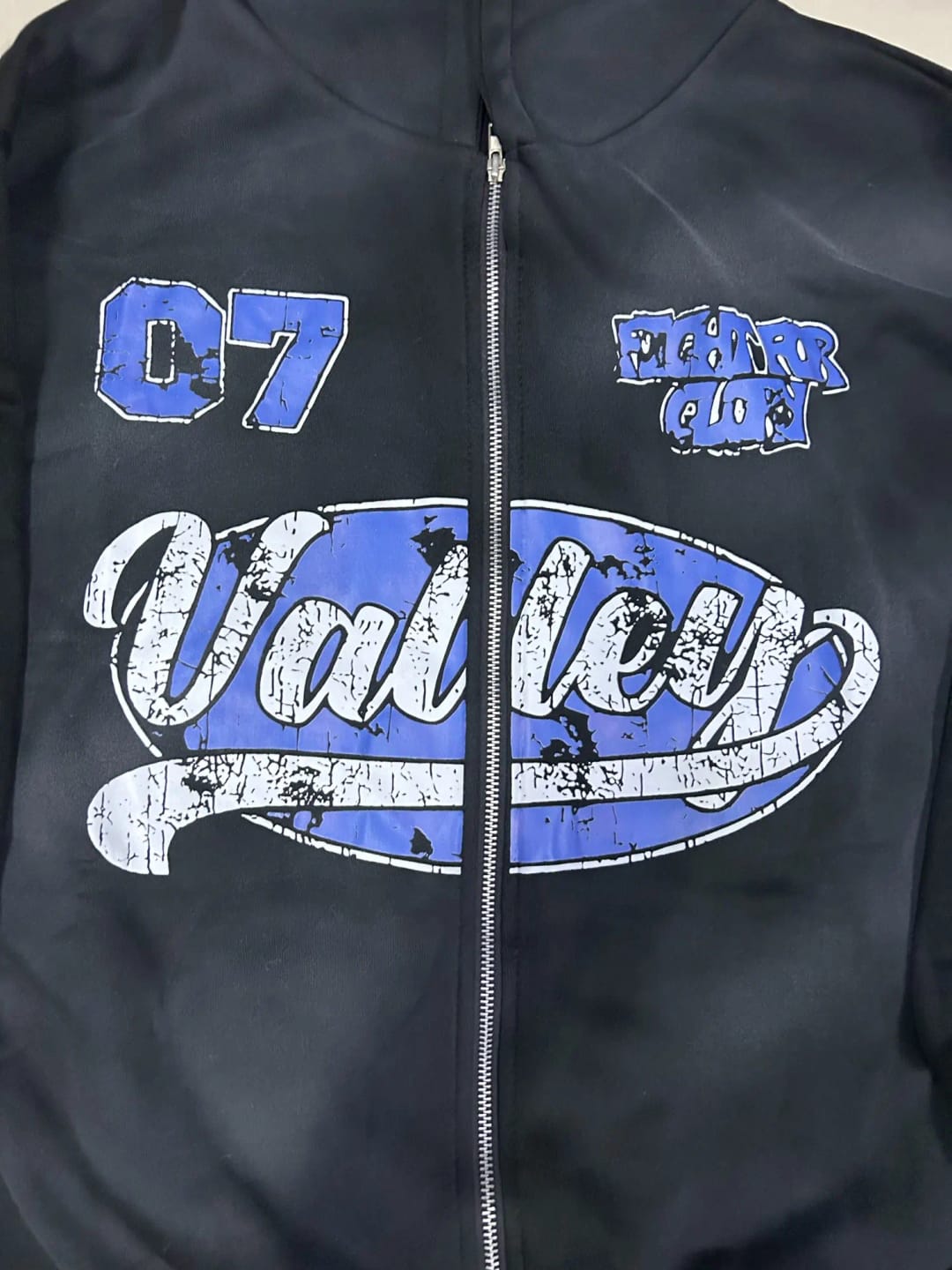 Customer photo review of THE VALLEY ZIP-UP HOODIE