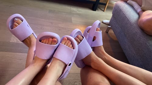Customer photo review of HappyFlops