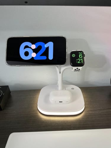 Customer photo review of 5-in-1 Magnetic Wireless Charger Stand for iPhone, Apple Watch, and AirPods
