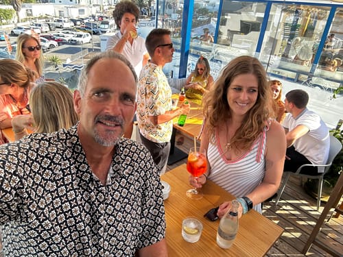 Customer photo review of Chemise d'été noire à manches courtes pour hommes, motif floral géométrique vintage