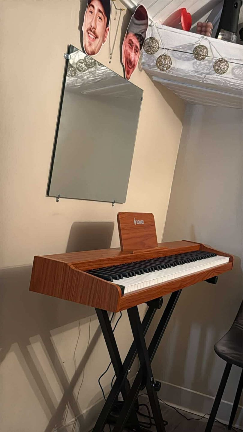 Customer photo review of Donner DEP-1S piano numérique clavier d'e-piano semi-lesté de style bois