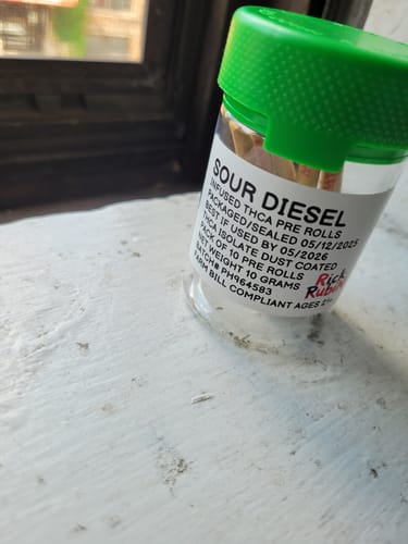 Customer photo review of Pre Rolls SOUR DIESEL Sativa THC THCA THCP Diamond 10 pack 8g