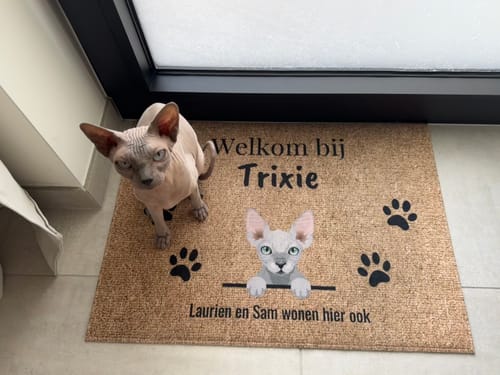 Customer photo review of Welkom bij - Gepersonaliseerde huisdier deurmat
