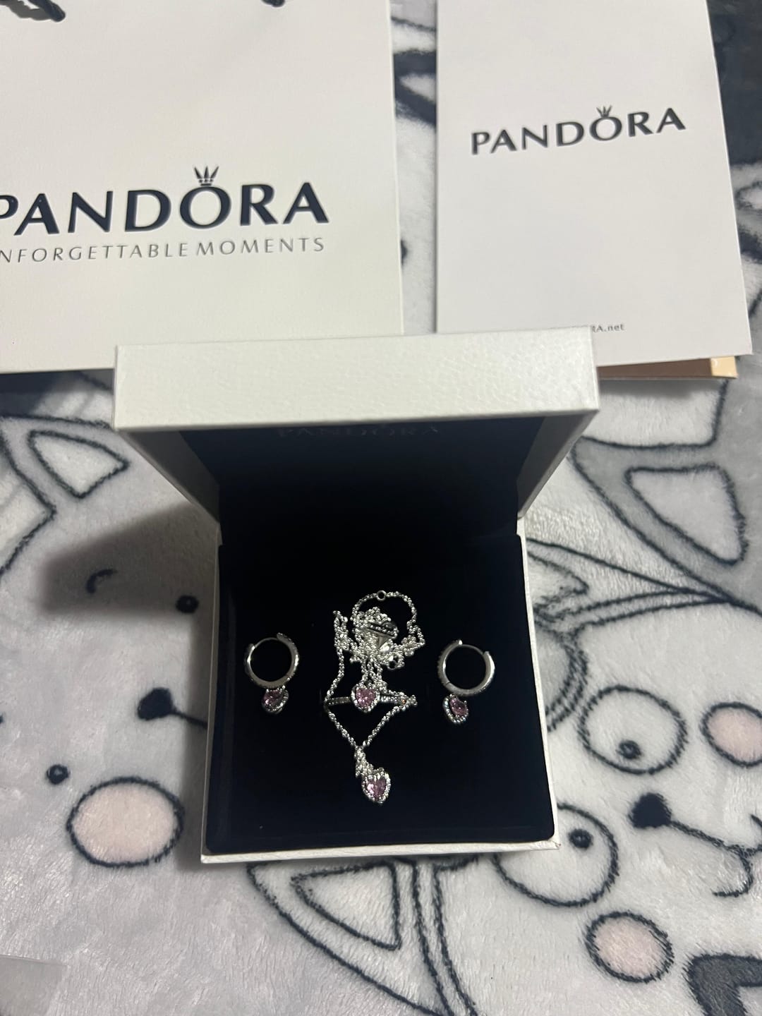 Customer photo review of SET CONJUNTO PANDORA CORAZON ROSA PLATA 925 ANILLO + COLLAR + ARETES + KIT DE REGALO