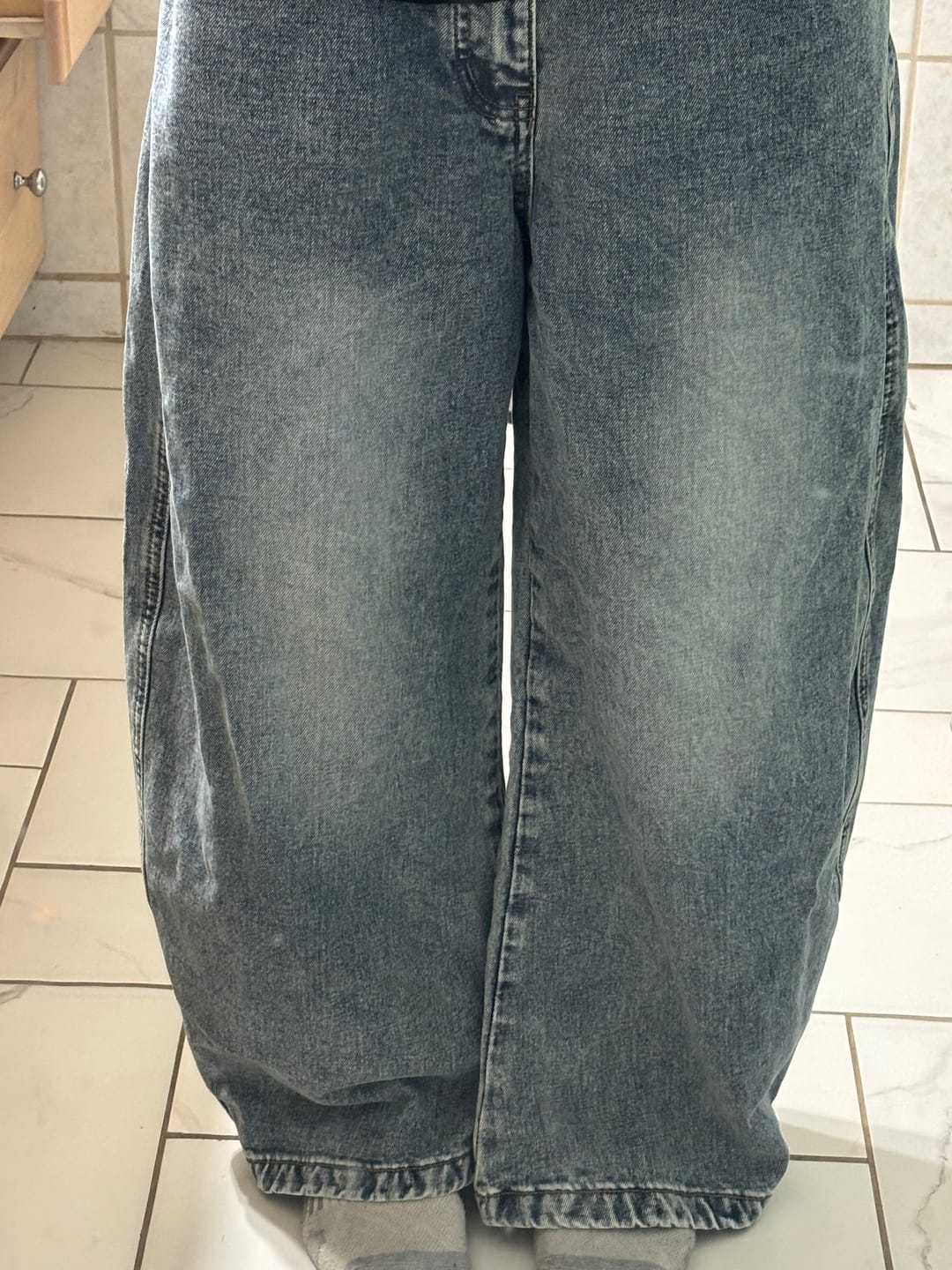 Customer photo review of Aelfric Eden Double Waist Baggy Jeans