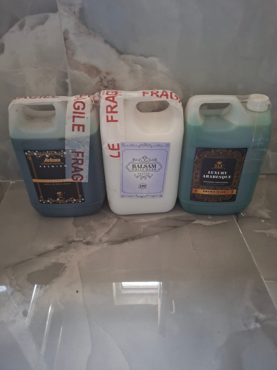 Customer photo review of Pachet 2x Detergent Universal Premium Automat Gel- 10L + 1x Balsam de rufe 5L Extra Parfum Chanela
