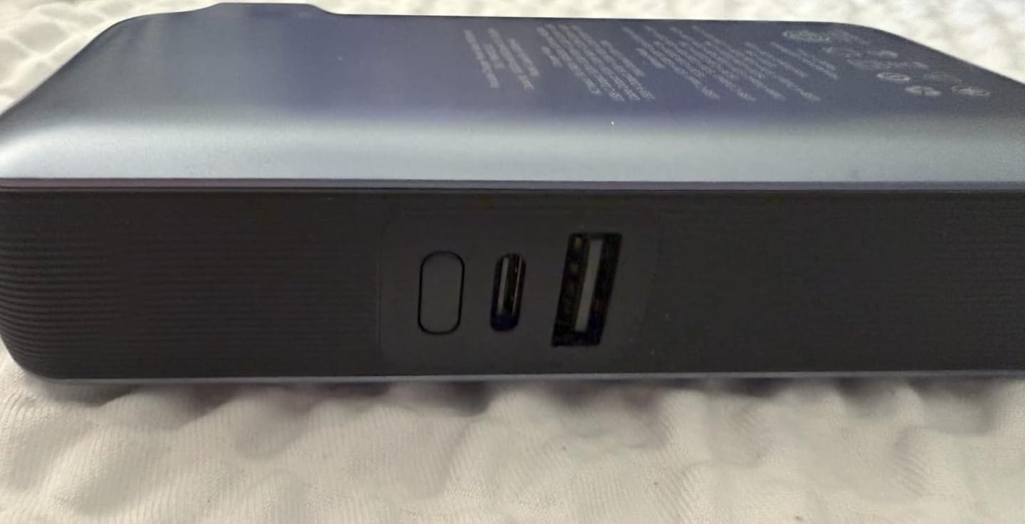 Customer photo review of Gitryin Retractable Power Bank for 3C Devices