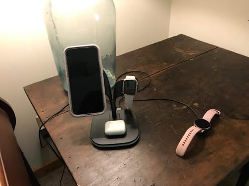 Customer photo review of 5-in-1 Magnetic Wireless Charger Stand for iPhone, Apple Watch, and AirPods