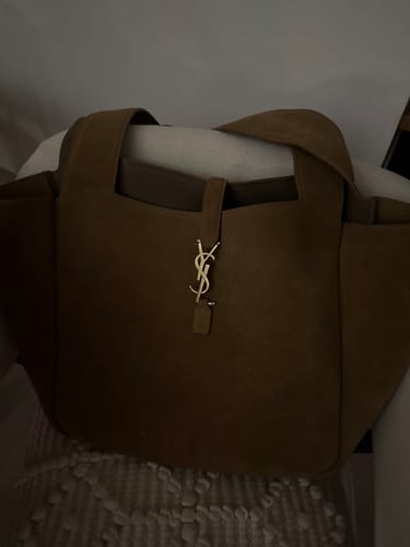 Customer photo review of LE 5 À 7 BEA TOTE BAG 50 IN GOLDEN LAMBSKIN SUEDE GOLD LOGO