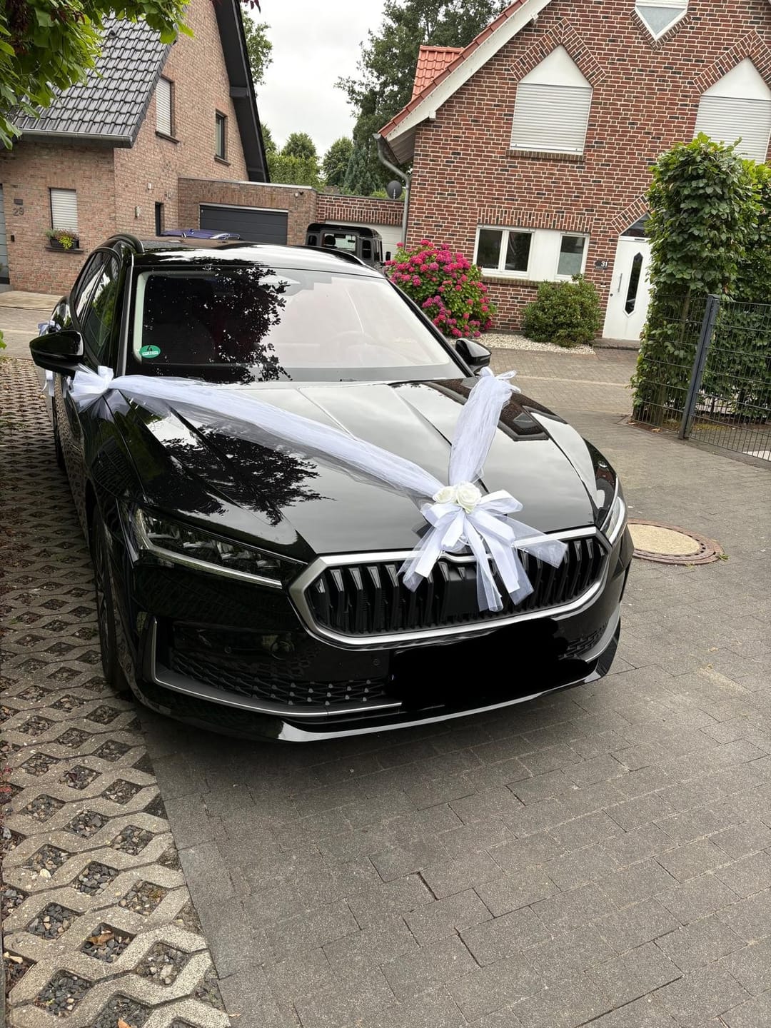 Customer photo review of Auto-Hochzeitsschmuck Motorhaube - CLARA Weiss