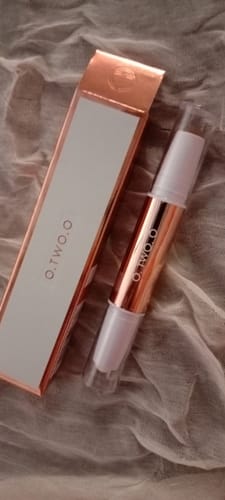 Customer photo review of O.TWO.O GLOW LIFT LIGHT SHADOW CONTOUR STICK