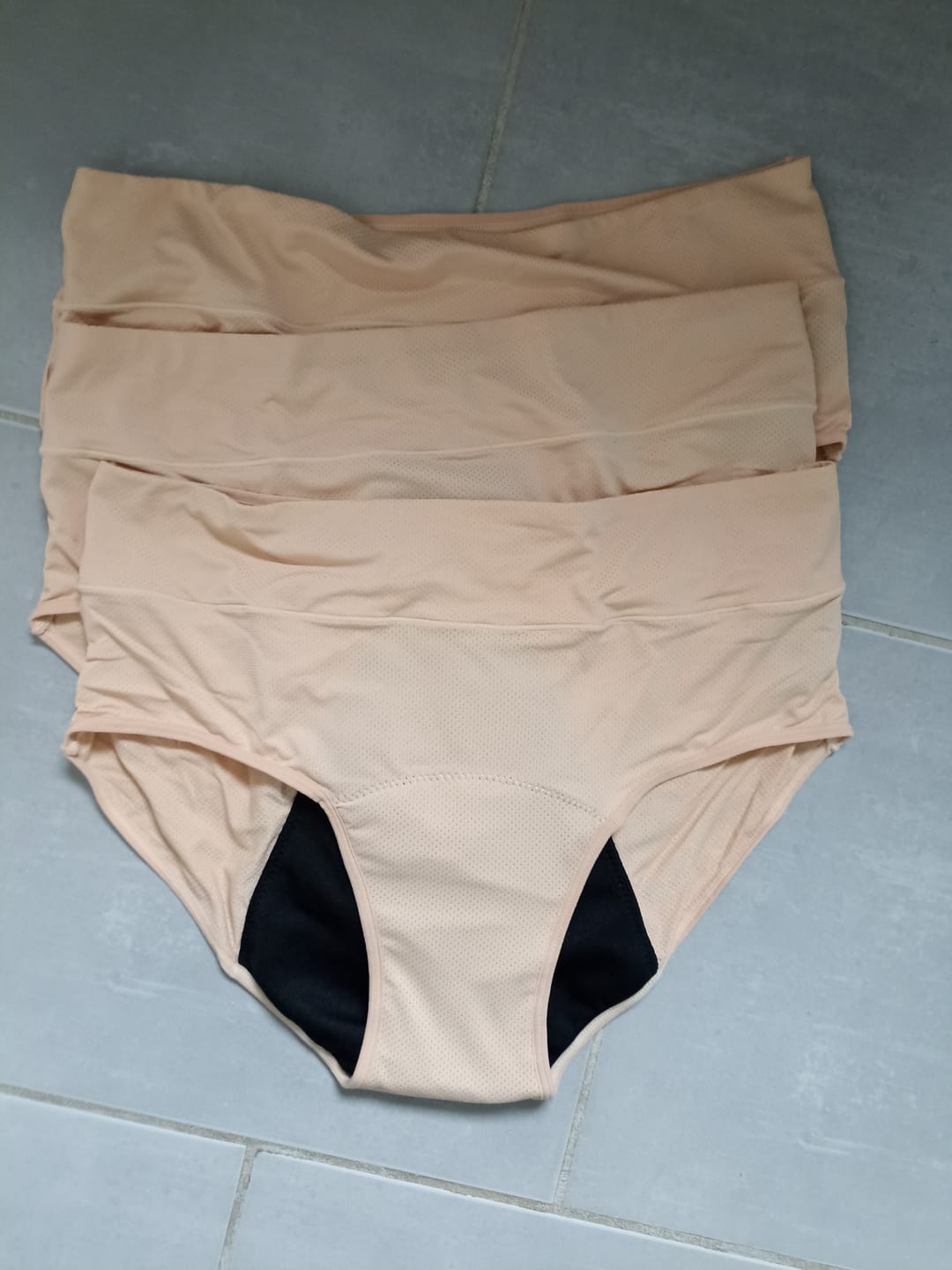 Customer photo review of Culotte Menstruelle Respirante Céleste