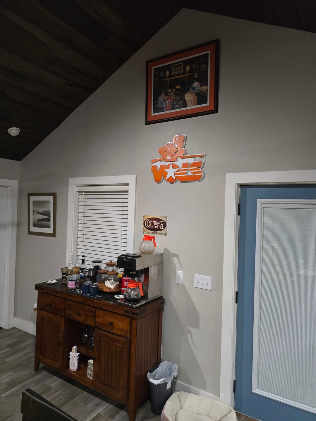 Customer photo review of Tennessee Volunteers  VOLS 1983 VAULT "Davy Crockett- Rifleman"  3D Vintage Metal Wall Art