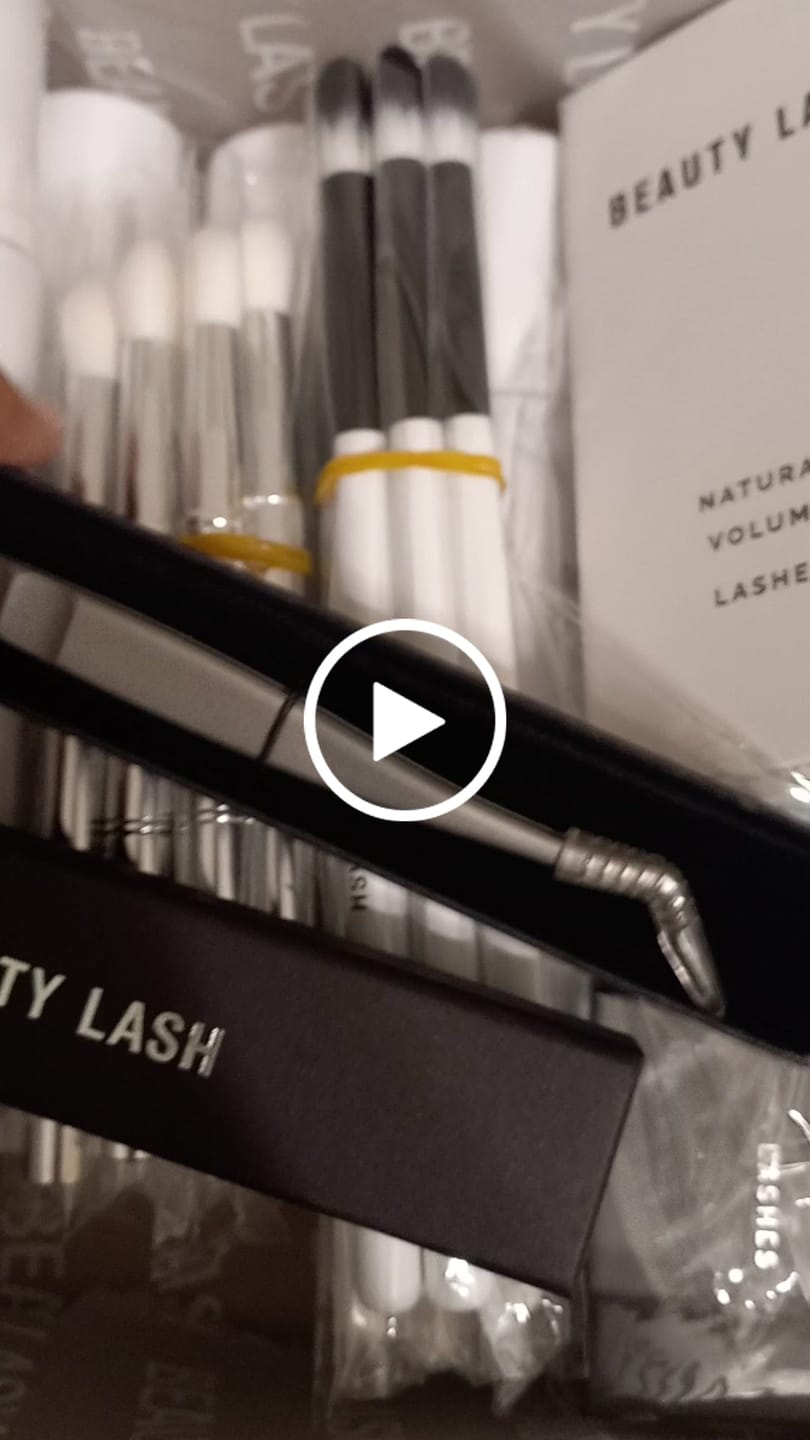 Customer video review of Mixed Volume Lashes