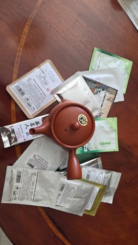 Customer photo review of 22 Tea Samples With Teapot