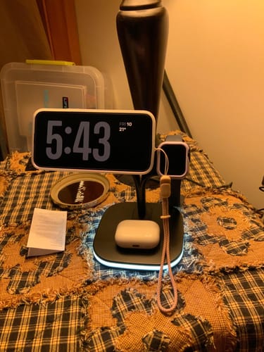 Customer photo review of 5-in-1 Magnetic Wireless Charger Stand for iPhone, Apple Watch, and AirPods