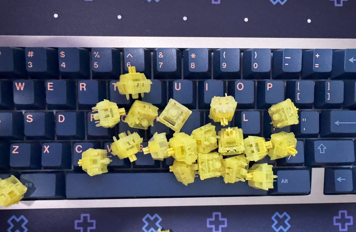 Customer photo review of KEYGEEK SUNFLOWER LINEAR SWITCH FACTORY LUBED EDITION (10PCS)