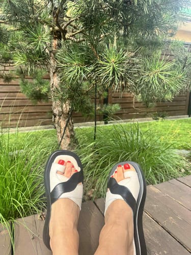 Customer photo review of "Galizia Slides in Black"