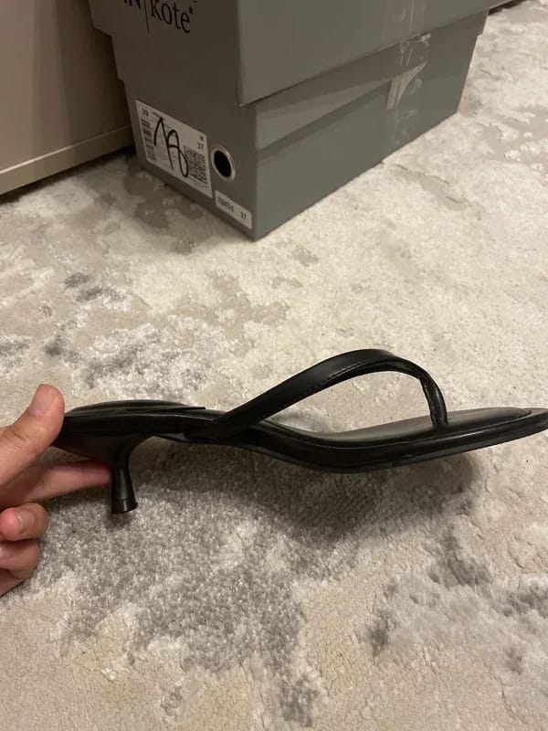 Customer photo review of Namie Minimalist Kitten Heels