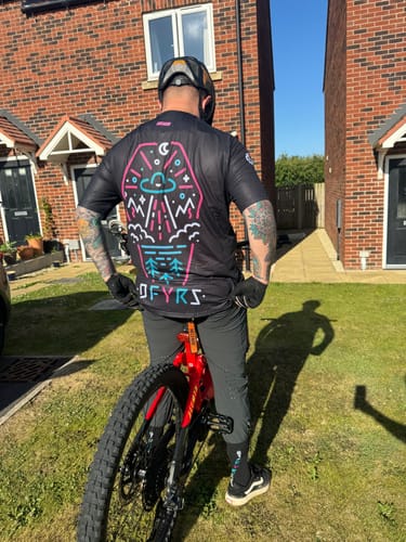 Customer photo review of Invasion | Short Sleeve | Flowteq™ Jersey