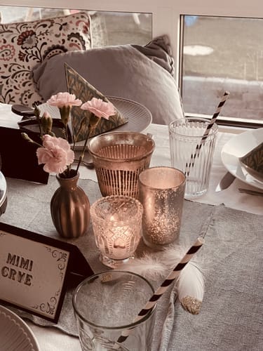 Customer photo review of Replay-able 1920s Murder Mystery Dinner Party Game for Up to 20 Adults - Host Your Own Dinner Party Game Night - 1920s Speakeasy Gatsby Theme - 1920s Fancy Dress Dinner Party(V2)