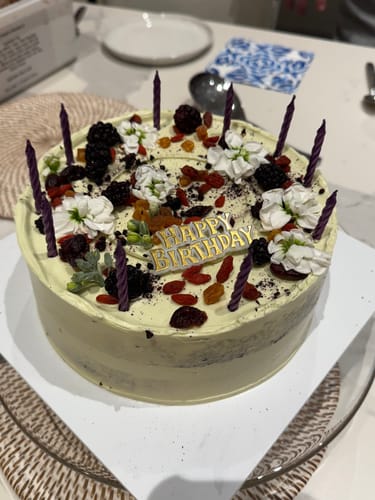 Customer photo review of red velvet cake