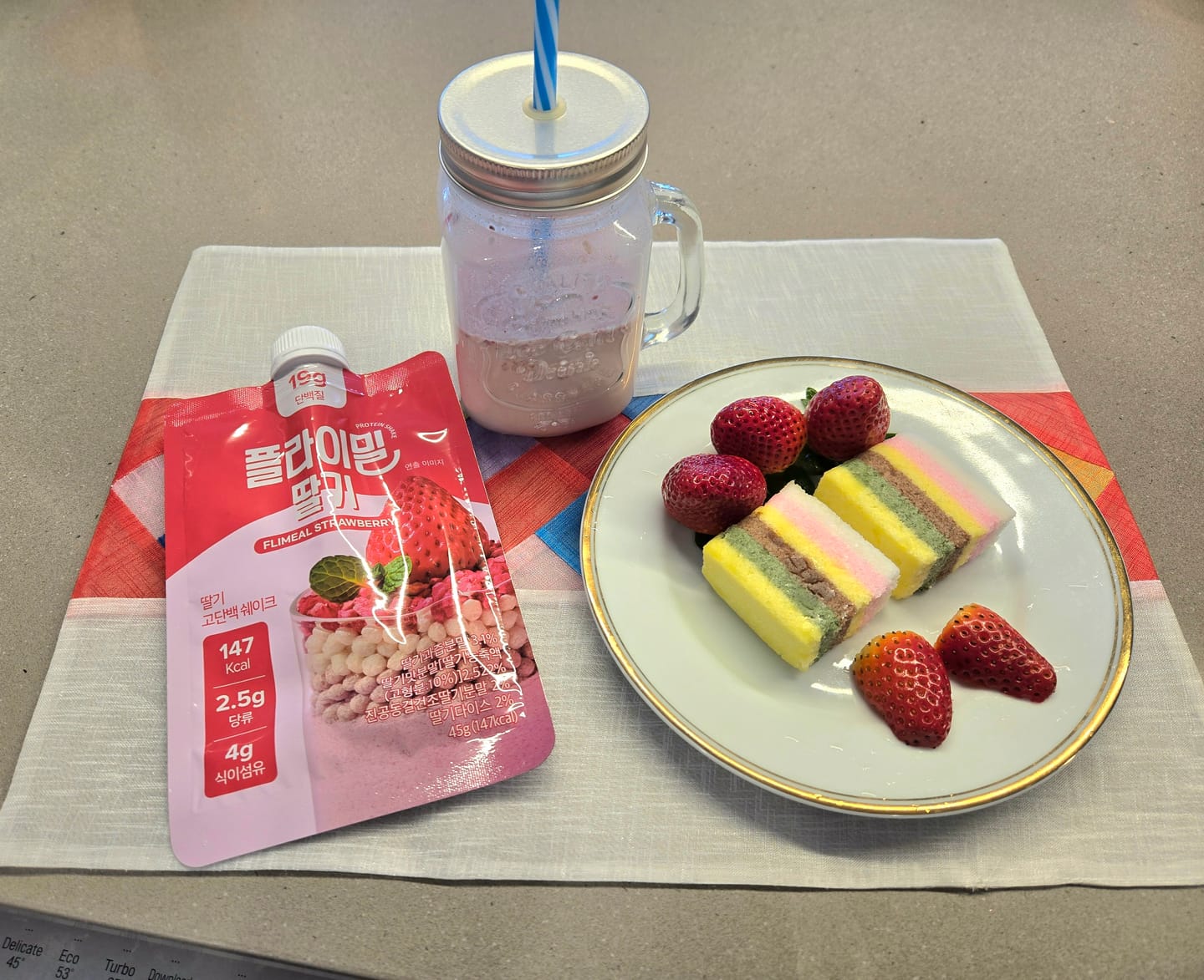 Customer photo review of FLIMEAL Protein Shake - Strawberry (45g x 7ea)