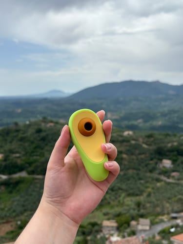 Customer photo review of Avo Clitoral Massager