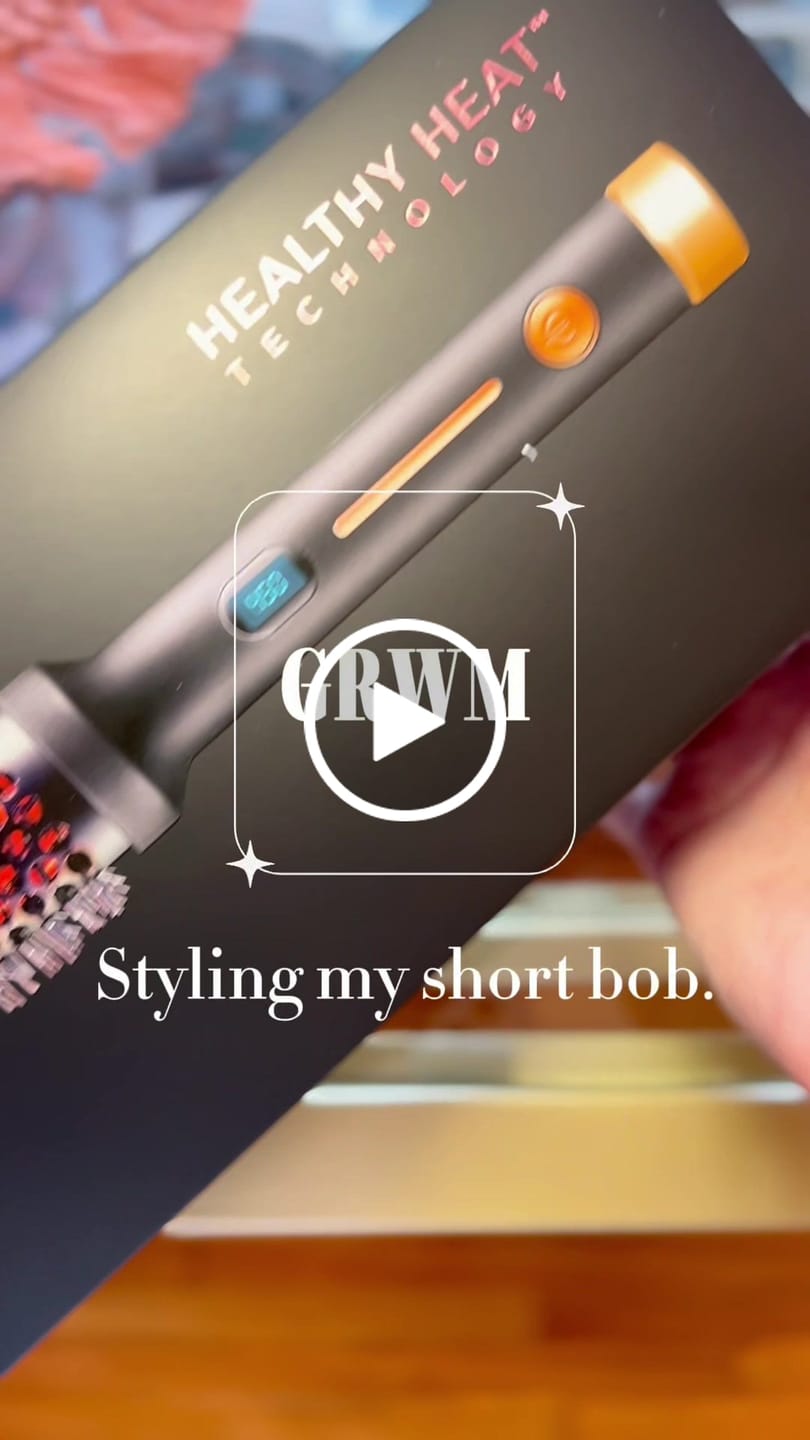 Customer video review of IR INFRARED Thermal Styling Brush 32MM
