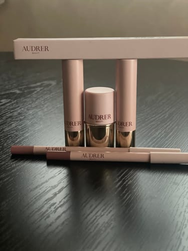 Customer photo review of Cheeky Cheeks