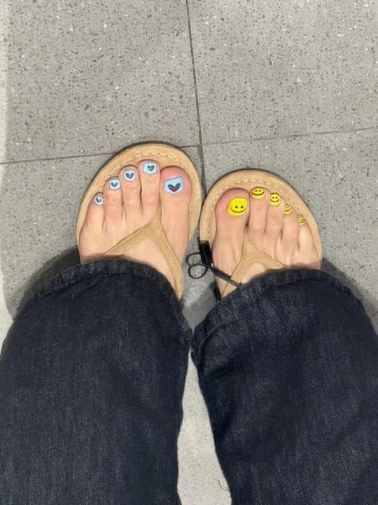 Customer photo review of Namie Minimalist Kitten Heels