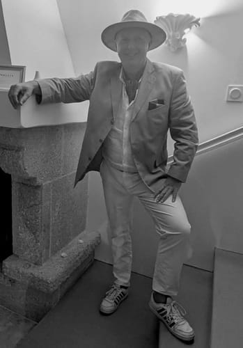 Customer photo review of Replay-able 1920s Murder Mystery Dinner Party Game for Up to 20 Adults - Host Your Own Dinner Party Game Night - 1920s Speakeasy Gatsby Theme - 1920s Fancy Dress Dinner Party(V2)