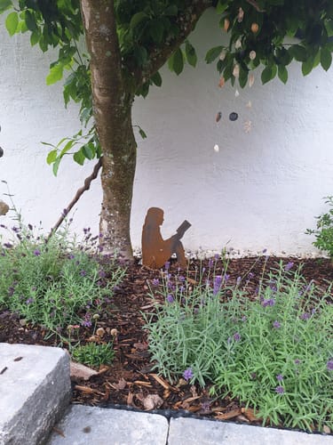 Customer photo review of Gartenstecker Lesende Frau