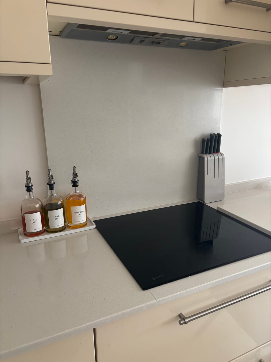Customer photo review of Set of 3 Round Glass Oil Bottle 500 ML & Rectangle Tray