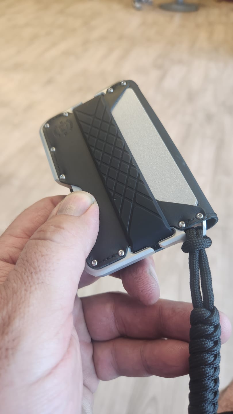 Customer photo review of D01 DAPPER™ BIFOLD WALLET