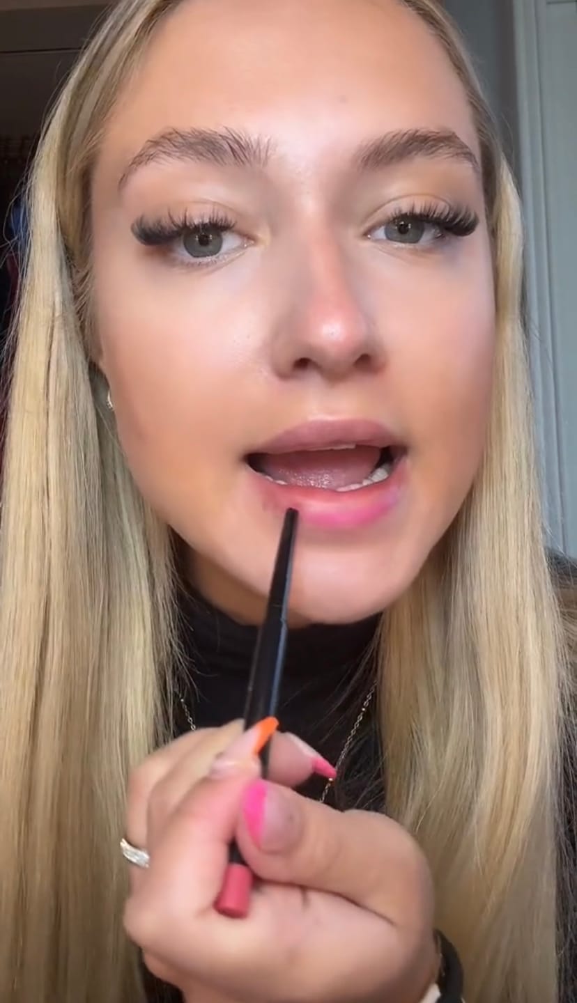Customer photo review of Soft Silhouette Lip Liner