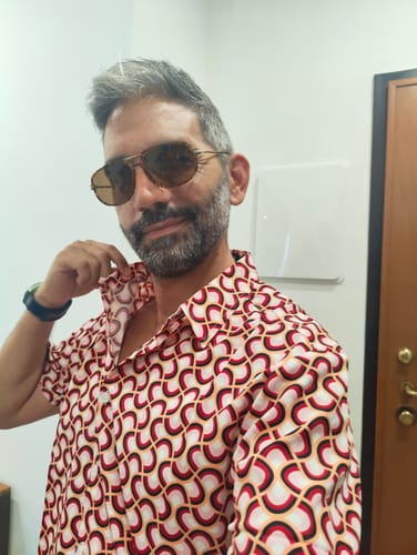 Customer photo review of Chemise de plage d'été à manches courtes pour hommes rouge