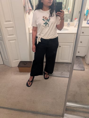 Customer photo review of LILY Sorona Cooling Antibacterial T-Shirt