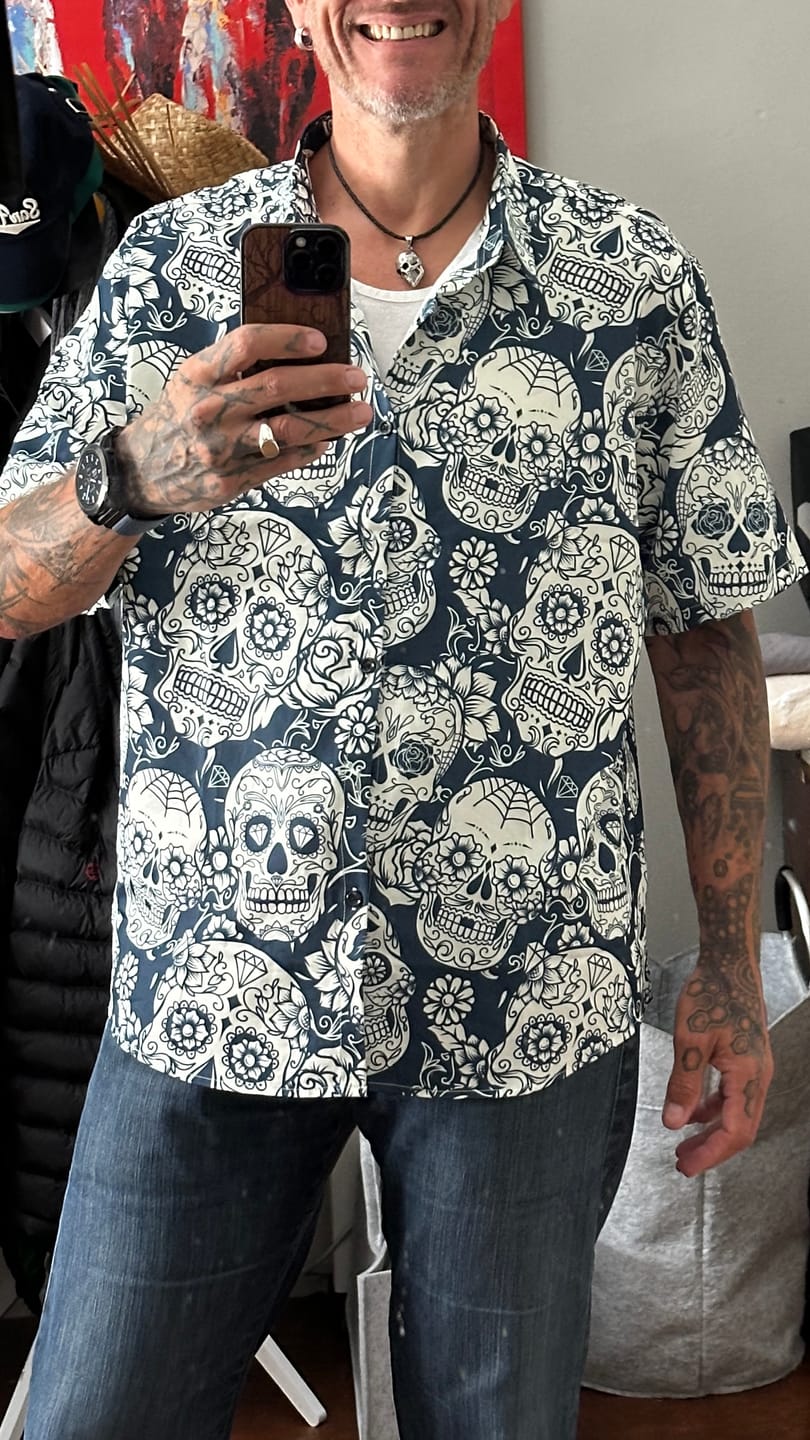 Customer photo review of Herren Hemd mit Rock-Totenkopf-Print