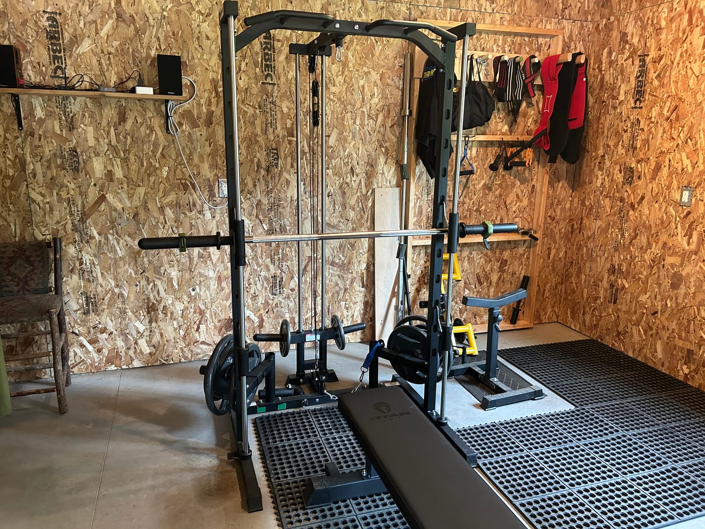 Customer photo review of RitFit PSR05 2.0 Multifunctional Smith Machine Power Rack with LAT-Pull Down System