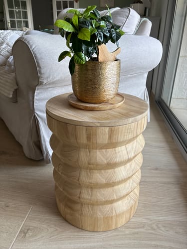 Customer photo review of SANTIAGO - Pouf bout de canapé en bois massif avec rangement