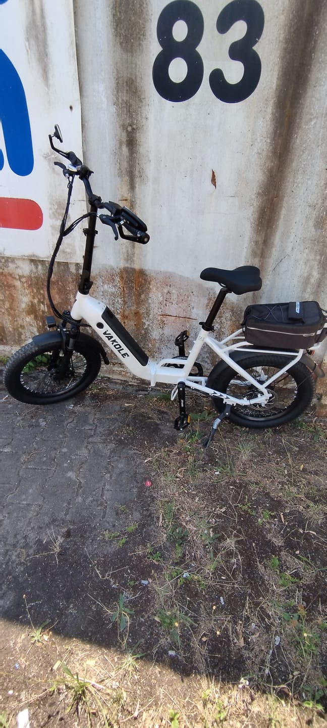 Customer photo review of Vakole VT4 2025 Version 250W 20" Foldable Electric Bike 468Wh Compact Step-through E-bike 36V 13Ah Battery
