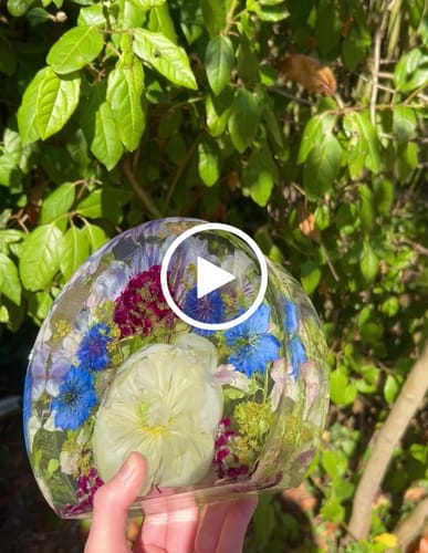 Customer video review of 8x7x3.1" Flat Cylinder Silicone Mold For Epoxy Resin - Deep Casting Mold